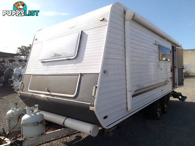 PARAMOUNT CLASSIC 21.5FT SEMI OFF-ROAD TOURING CARAVAN