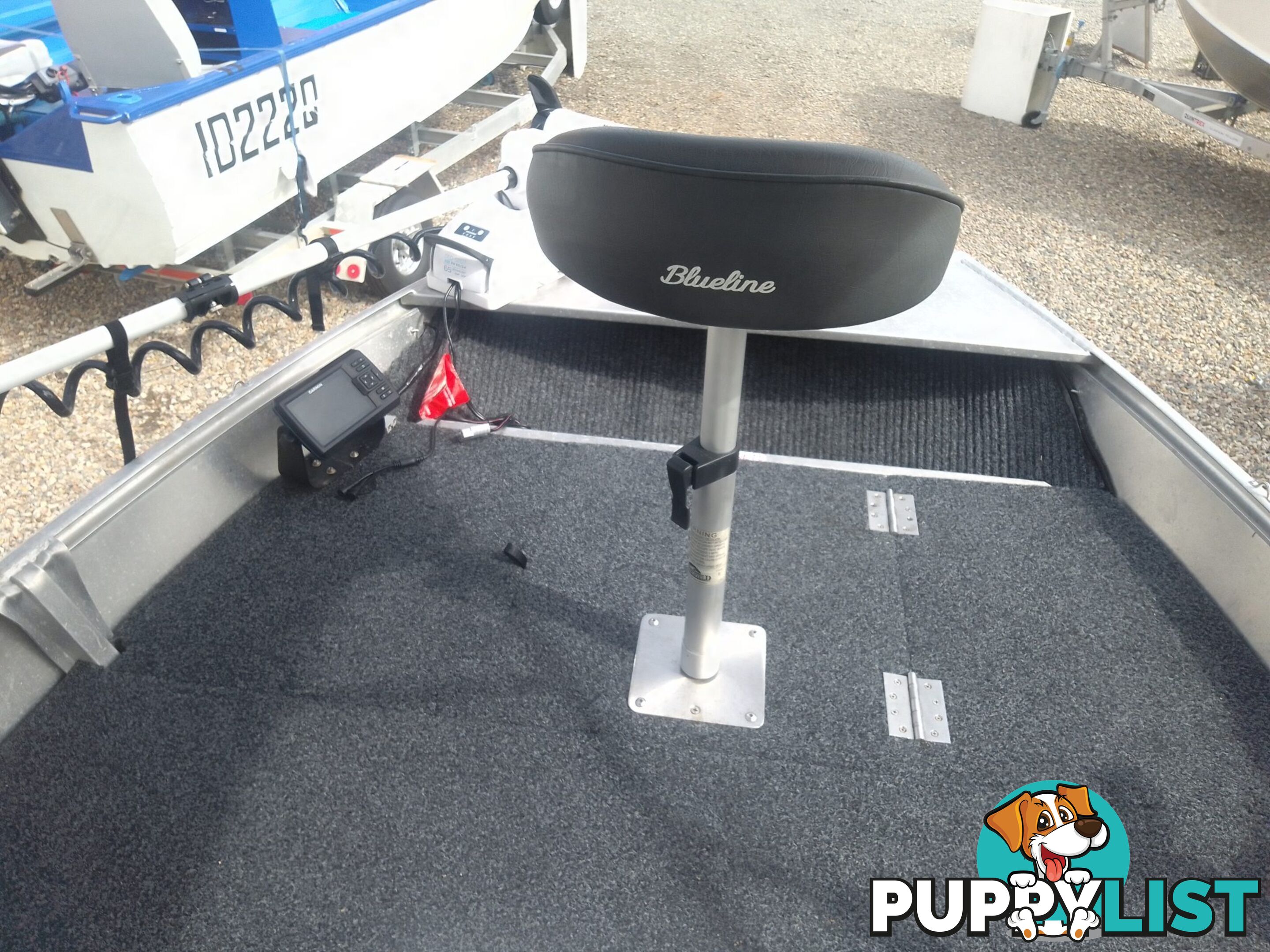 USED 2018 QUINTREX 390 OUTBACK EXPLORER CENTRE CONSOLE OPEN DINGHY WITH A 40HP YAMAHA 3 CYLINDER OUTBOARD MOTOR ON A 2018 MODEL TELWATER TRAILER
