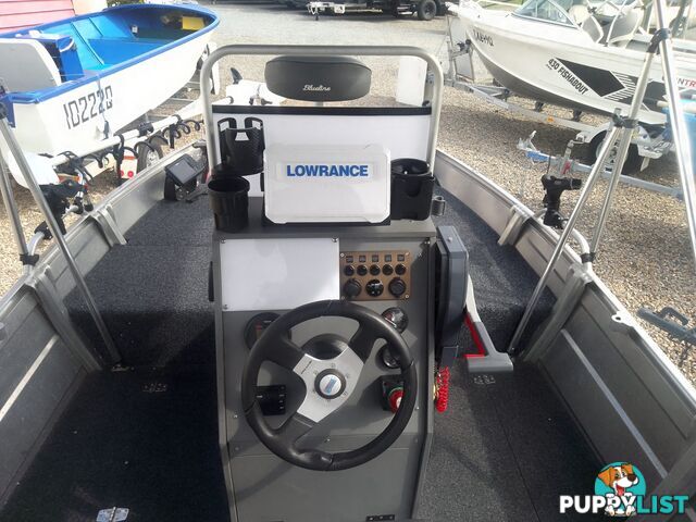USED 2018 QUINTREX 390 OUTBACK EXPLORER CENTRE CONSOLE OPEN DINGHY WITH A 40HP YAMAHA 3 CYLINDER OUTBOARD MOTOR ON A 2018 MODEL TELWATER TRAILER