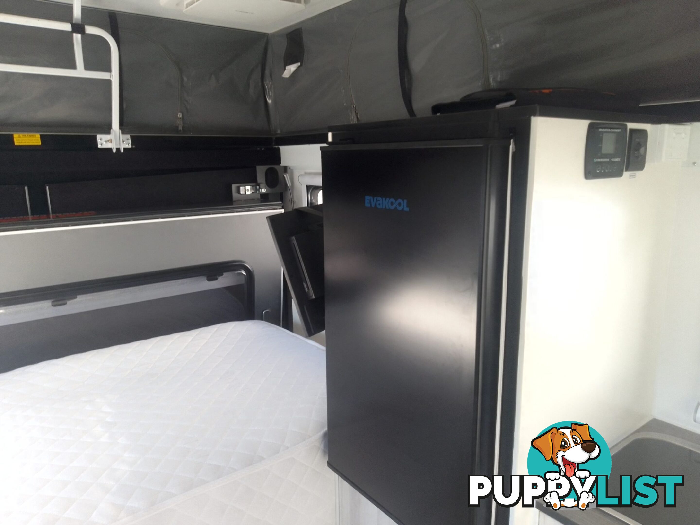 USED 2023 JAWA INFINITY 15 ESCAPE HYBRID SINGLE AXLE OFF ROAD CARAVAN