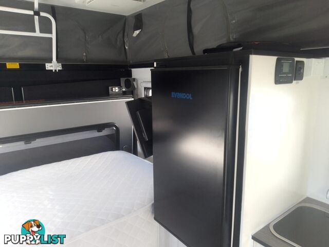 USED 2023 JAWA INFINITY 15 ESCAPE HYBRID SINGLE AXLE OFF ROAD CARAVAN