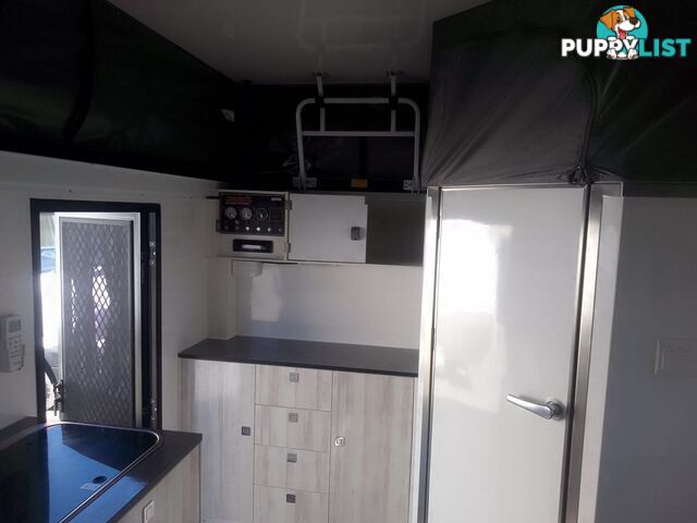 USED 2023 JAWA INFINITY 15 ESCAPE HYBRID SINGLE AXLE OFF ROAD CARAVAN