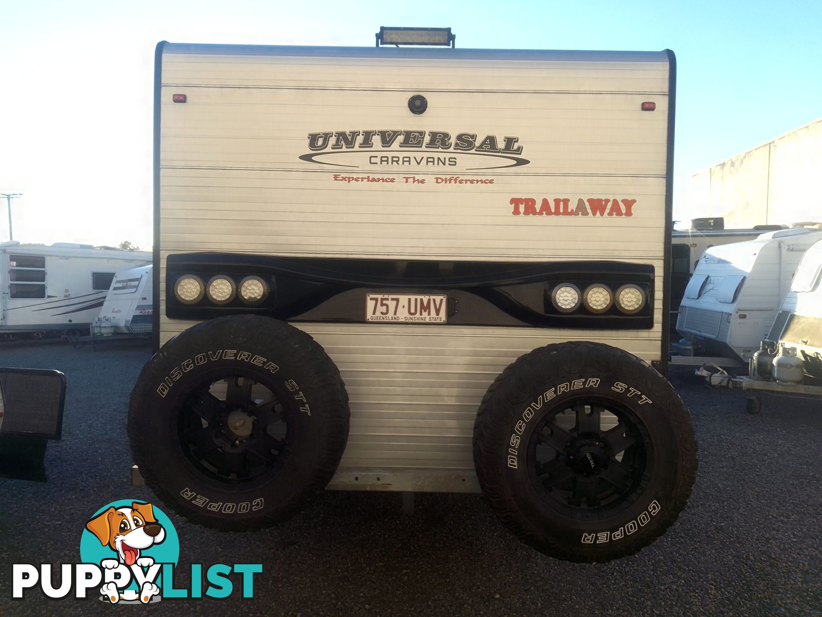 USED 2014 UNIVERSAL TRAILAWAY 21.6FT DUAL AXLE OFF ROAD TOURING CARAVAN