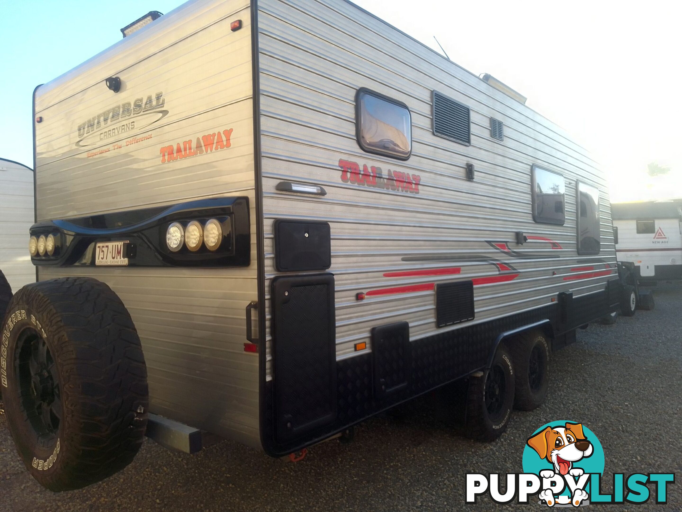 USED 2014 UNIVERSAL TRAILAWAY 21.6FT DUAL AXLE OFF ROAD TOURING CARAVAN