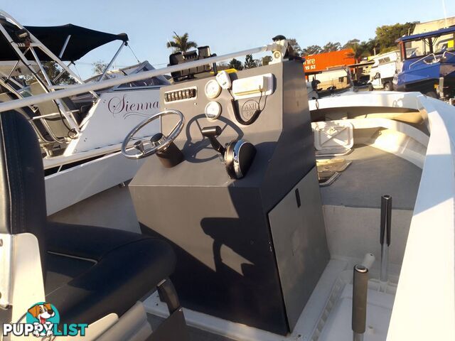 CRUISE CRAFT 6M CENTRE CONSOLE-200HP MERCURY 2 STROKE AND TRAILER