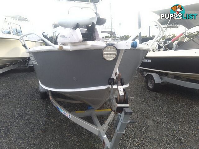 USED 2011 BROOKER DISCOVERY 5M CENTRE CONSOLE WITH A 2007 75HP MERCURY EFI 4 STROKE OUTBOARD ON A 2002 QUINTREX SINGLE AXLE TRAILER.