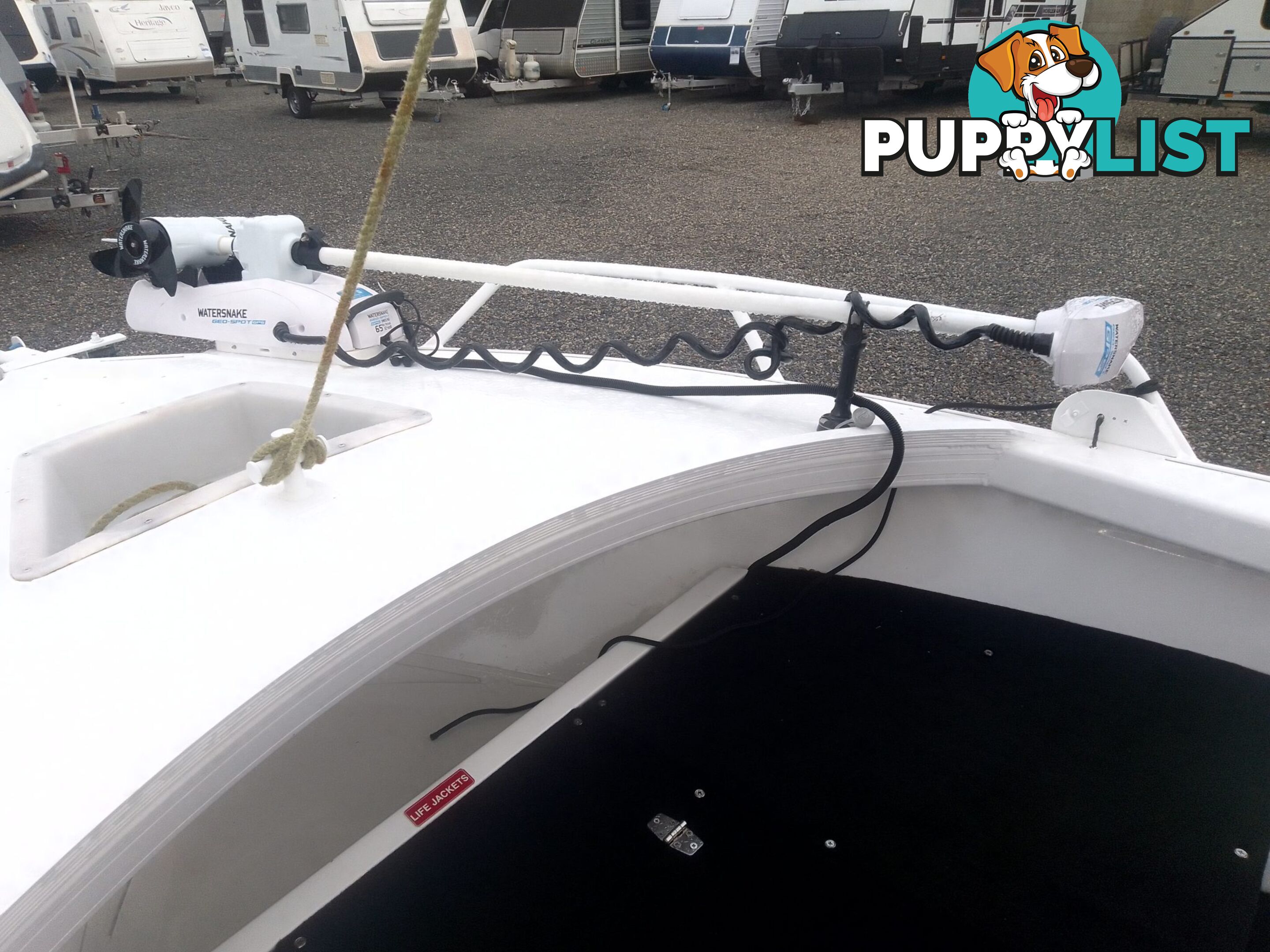USED 2011 BROOKER DISCOVERY 5M CENTRE CONSOLE WITH A 2007 75HP MERCURY EFI 4 STROKE OUTBOARD ON A 2002 QUINTREX SINGLE AXLE TRAILER.