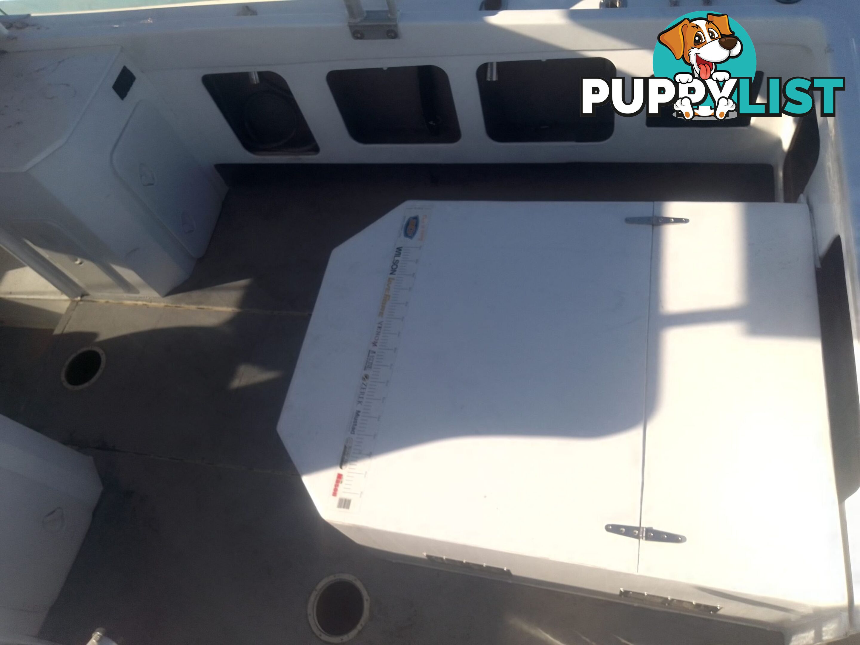 USED 1985 SWIFT CRAFT 7.1M HALF CABIN WTH A 6 CYLINDER MERCRUISER INBOARD DIESEL ENGINE ON A CUSTOM DUAL AXLE TRAILER
