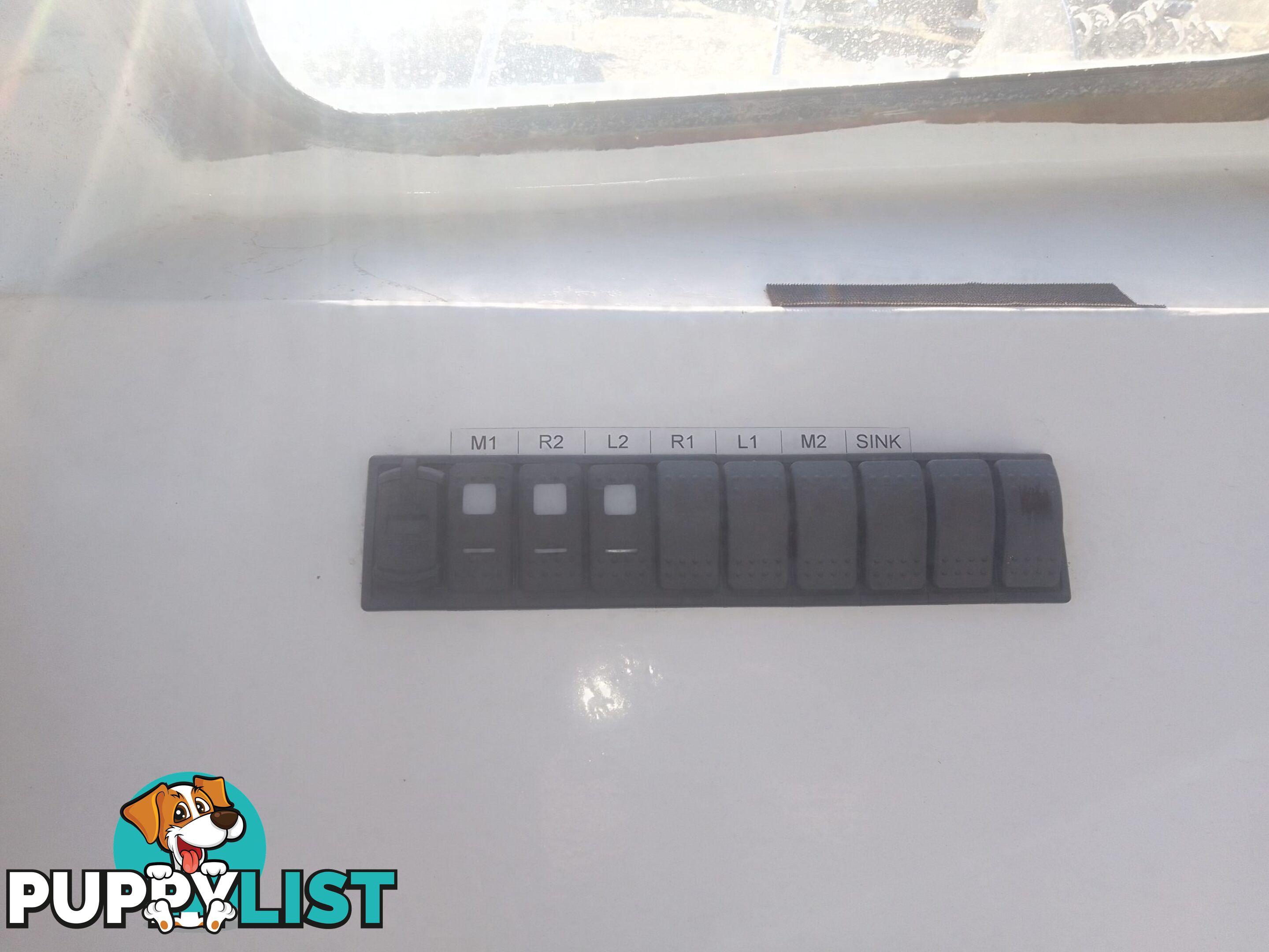 USED 1985 SWIFT CRAFT 7.1M HALF CABIN WTH A 6 CYLINDER MERCRUISER INBOARD DIESEL ENGINE ON A CUSTOM DUAL AXLE TRAILER