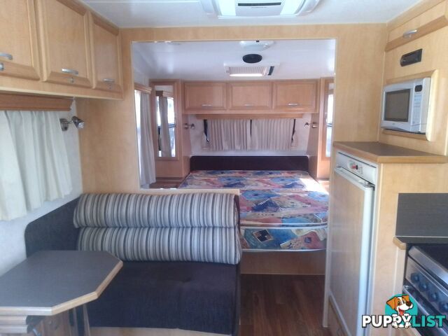 USED 2011 CREATIVE GRANT TOURER IN EXCELLENT CONDITION THROUGHOUT