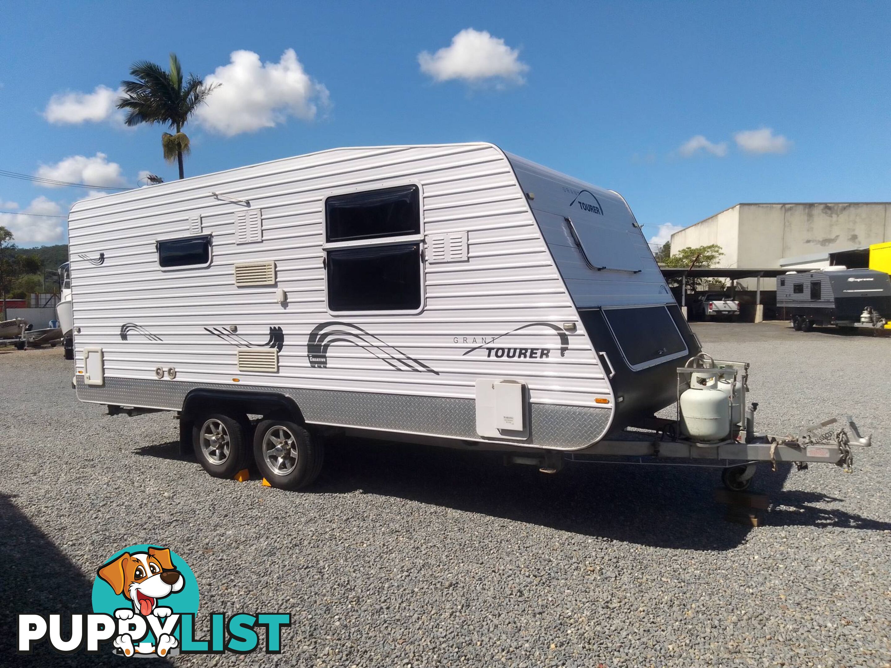 USED 2011 CREATIVE GRANT TOURER IN EXCELLENT CONDITION THROUGHOUT