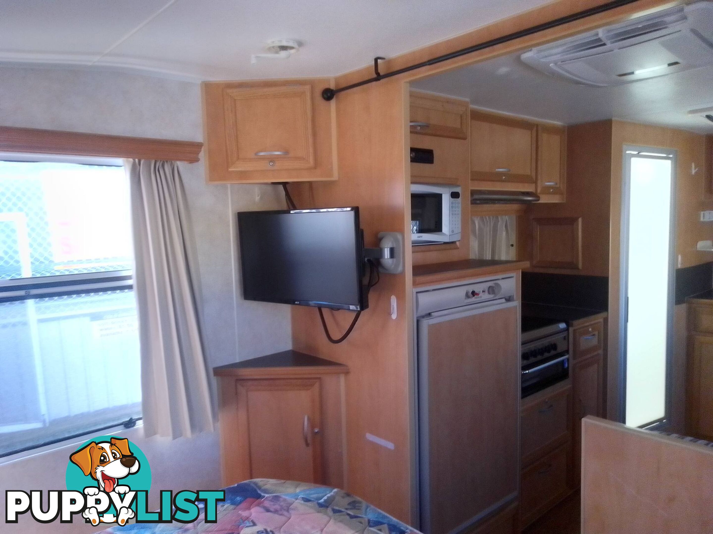 USED 2011 CREATIVE GRANT TOURER IN EXCELLENT CONDITION THROUGHOUT