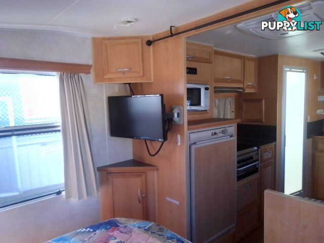 USED 2011 CREATIVE GRANT TOURER IN EXCELLENT CONDITION THROUGHOUT