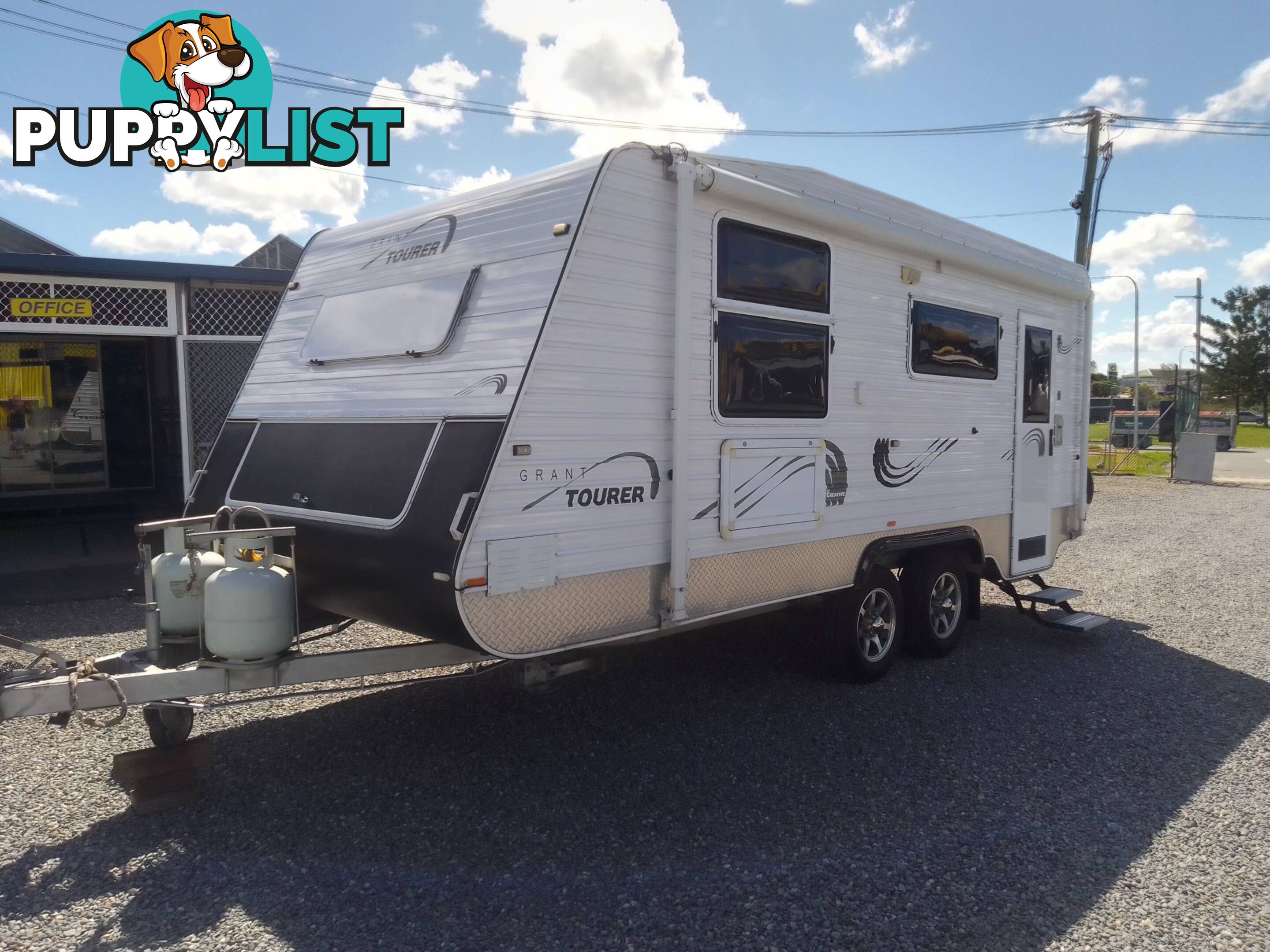 USED 2011 CREATIVE GRANT TOURER IN EXCELLENT CONDITION THROUGHOUT