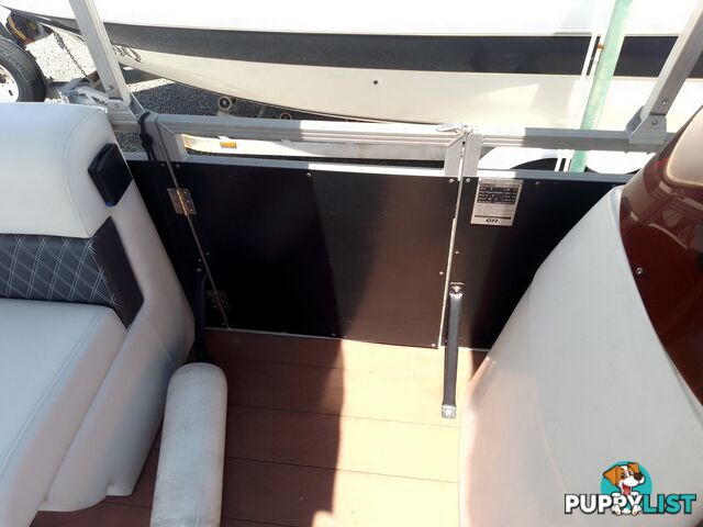 5.8M SUNNER ALUMINIUM PONTOON BOAT-YAMAHA 70HP 4 STROKE AND TRAILER