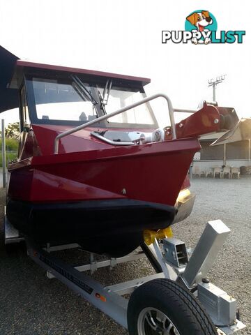 ACRAFT MARINE DEMO ALUMINIUM 625HT ADVANCED FORWARD CABIN- 200HP 4 STROKE SUZUKI AND TRAILER