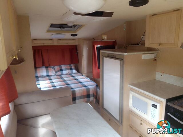 USED 2004 ROADSTAR LTD EDITION DUAL AXLE SEMI OFFROAD CARAVAN