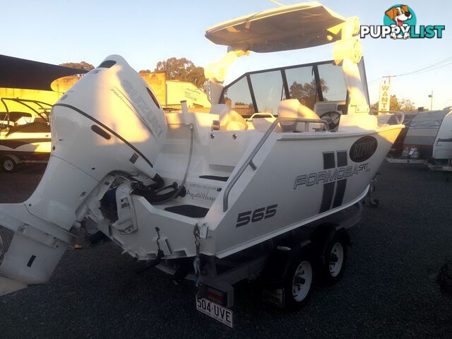 USED 2022 FORMOSA SRT PRO 565 CENTRE CONSOLE ON A 2022 DUNBIER DUAL AXLE TRAILER WITH A 2022 SUZUKI 4 STROKE 175HP OUTBOARD