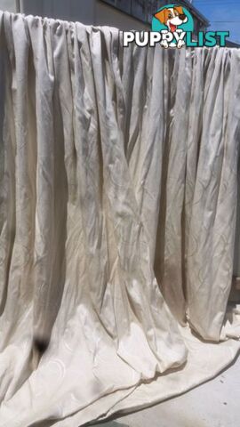 DRAPES CREAM 5 X 2000 EACH X 2250 DROP