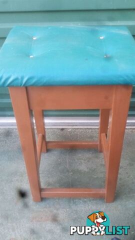 TIMBER STOOL PADDED SEAT