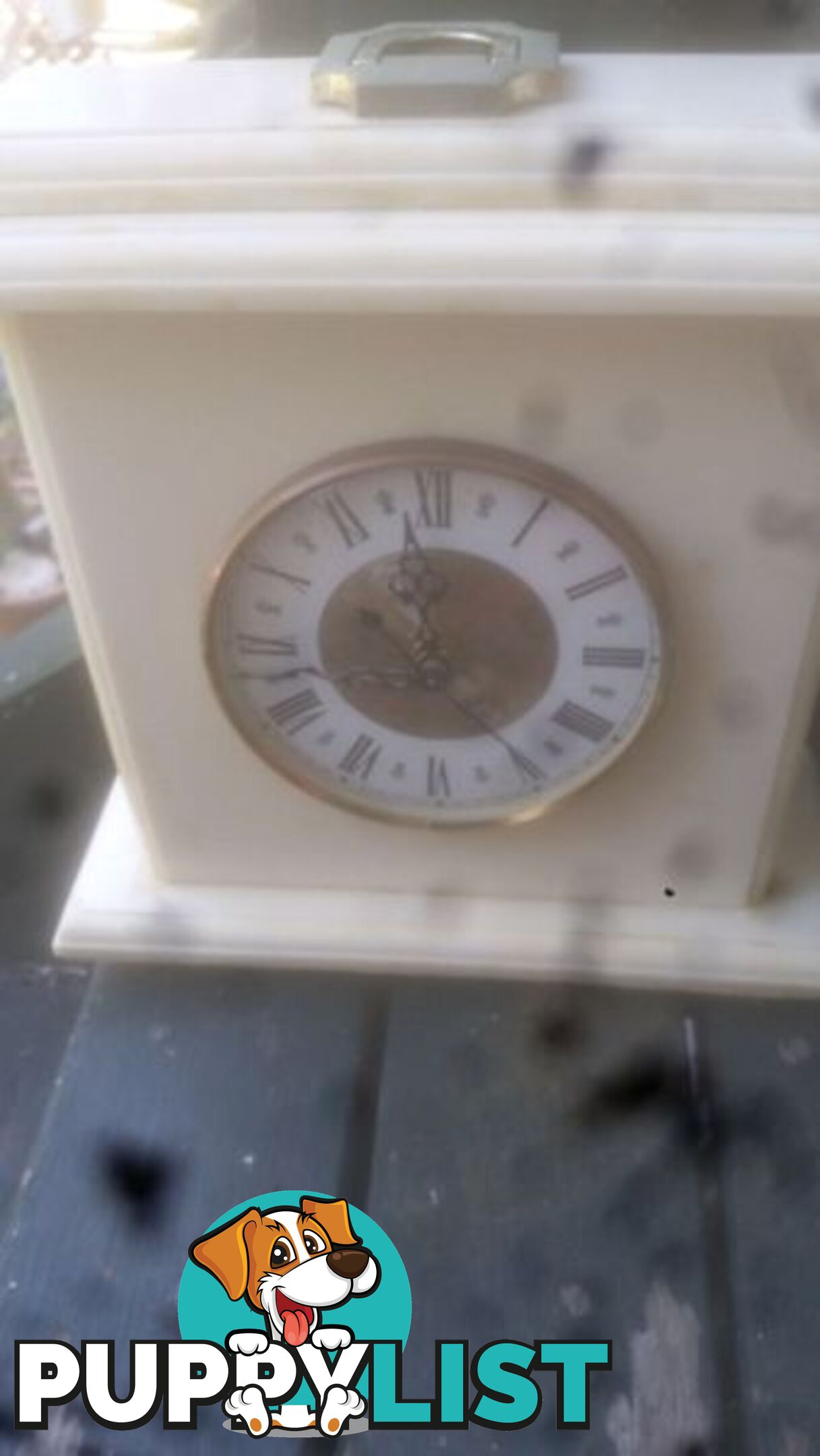 VIMTAGE WHITE MARBLE CLOCK