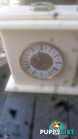 VIMTAGE WHITE MARBLE CLOCK