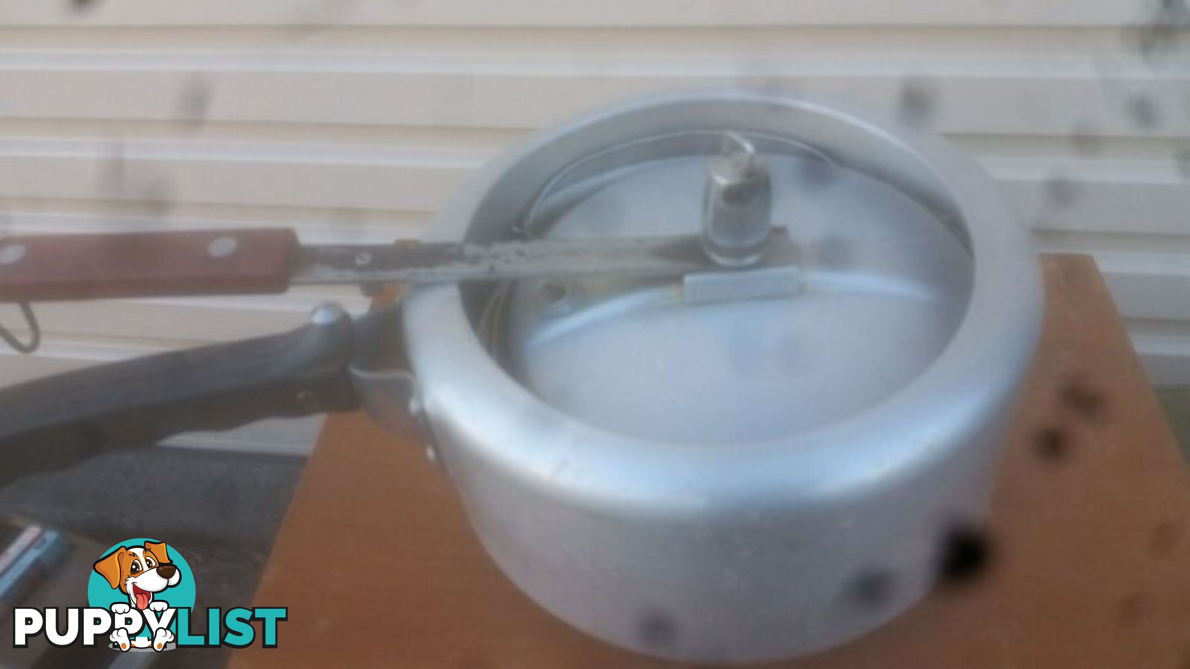 PRESSURE COOKER WITH 3 COLANDERS