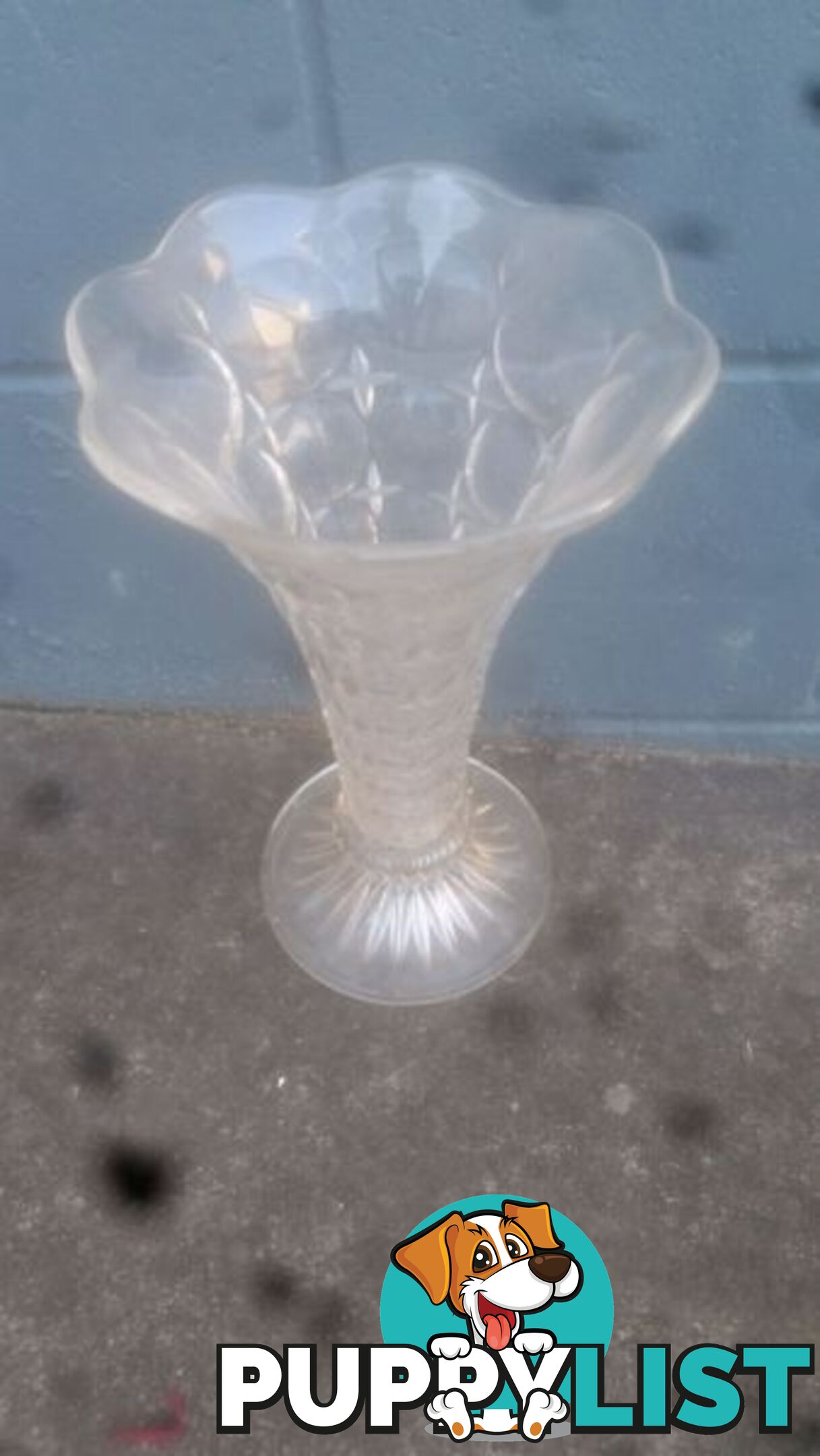 LARGE GLASS VASE 30CM TALL