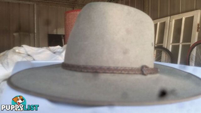 VINTAGE AKUBRA HAT SMALL SIZE 55