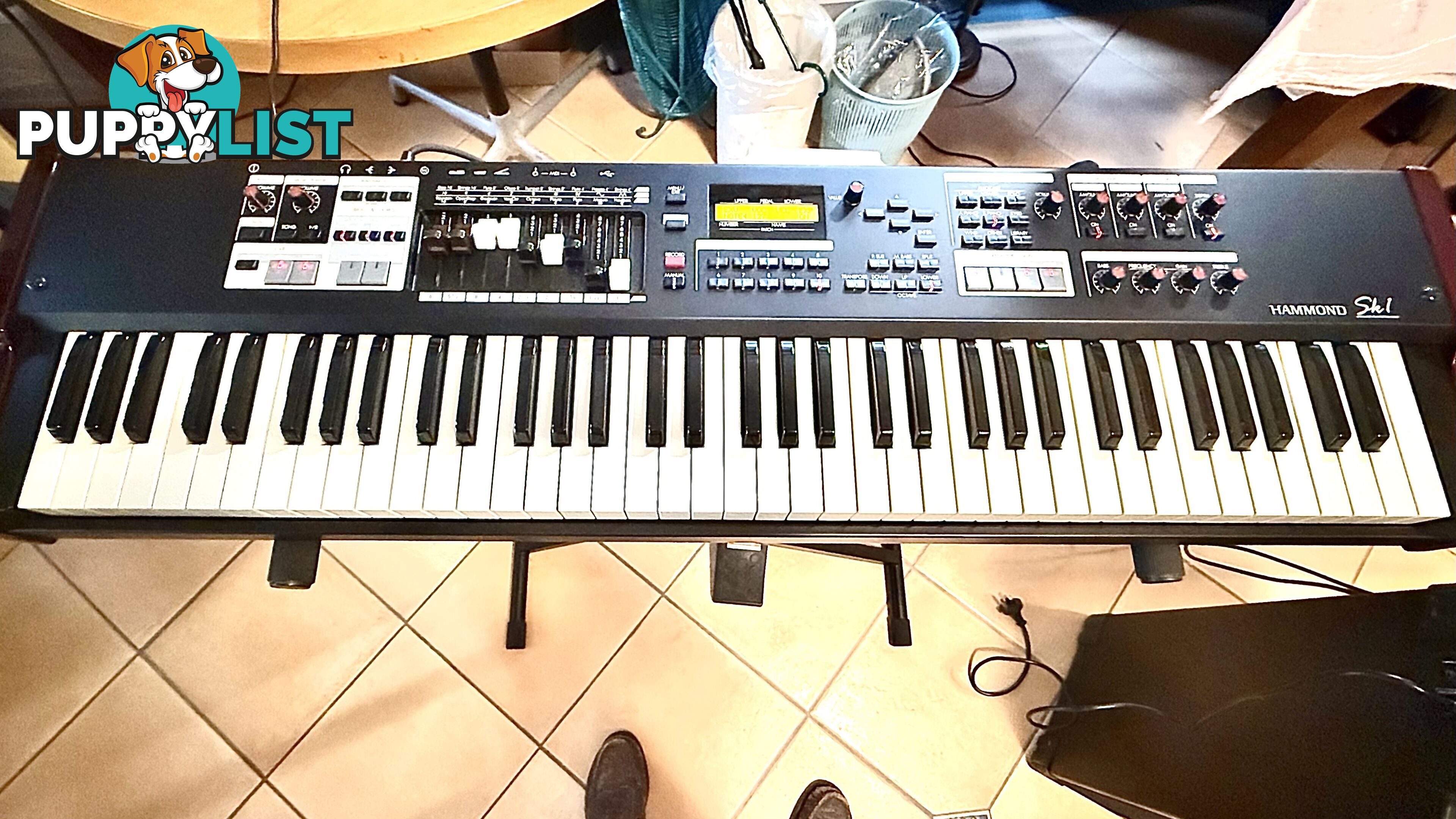 HAMMOND SK1 73 KEYBOARD & SPEAKER
