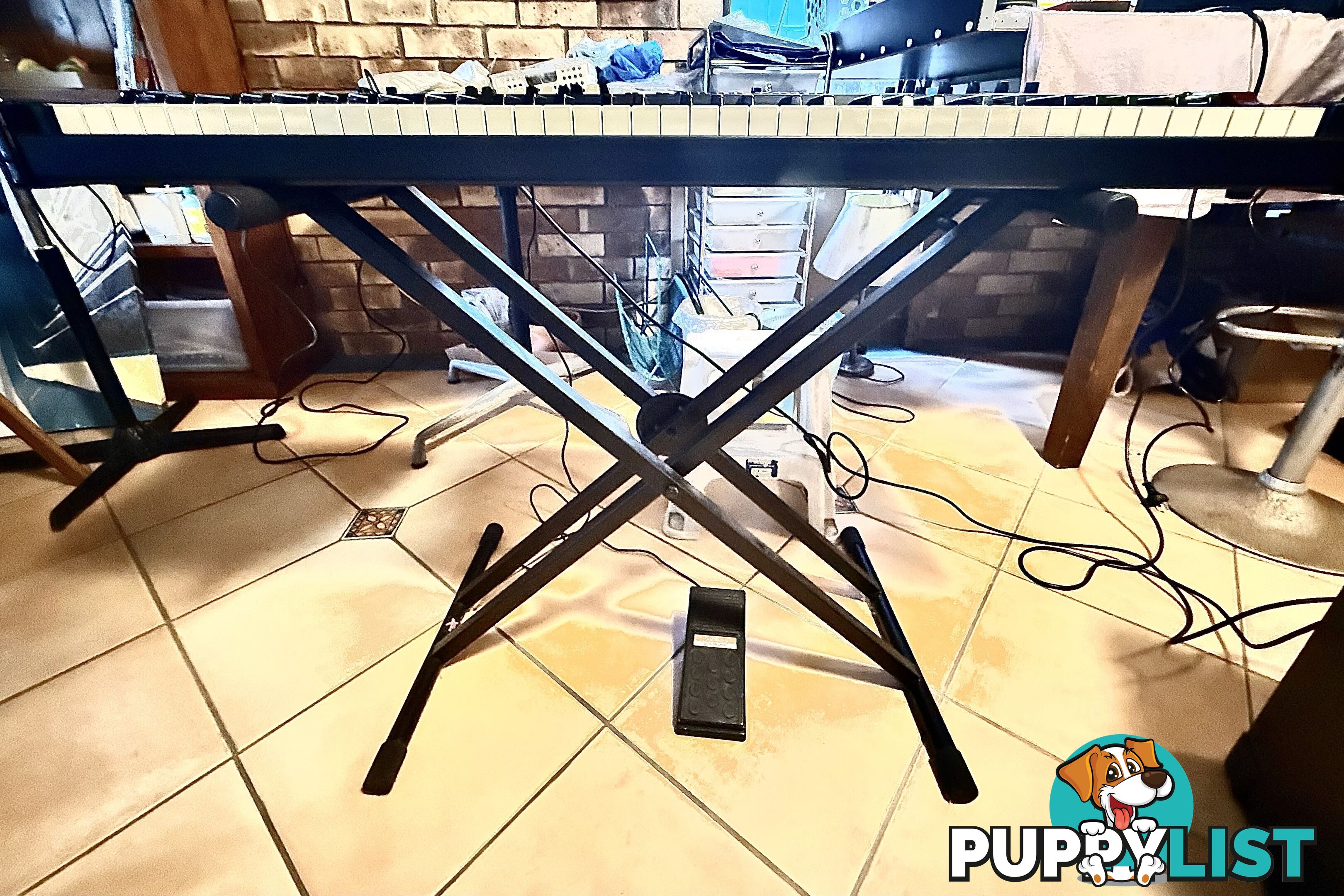 HAMMOND SK1 73 KEYBOARD & SPEAKER