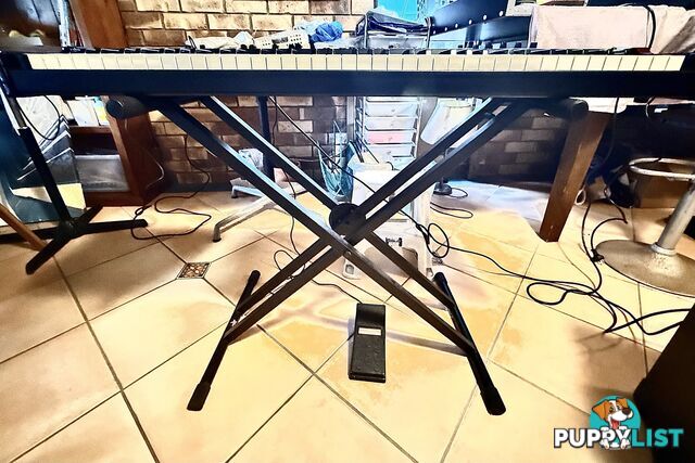 HAMMOND SK1 73 KEYBOARD & SPEAKER