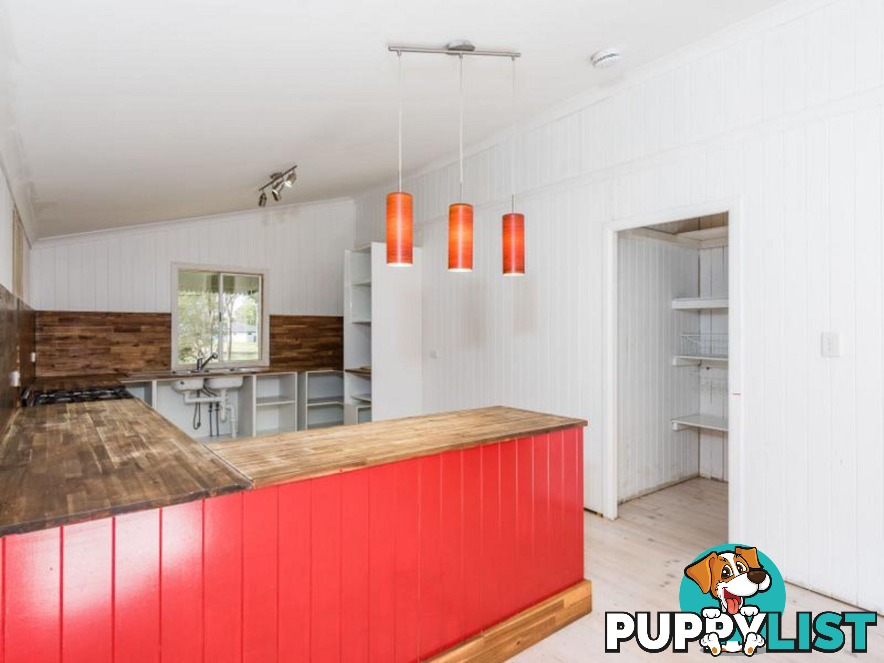 20 Robin Close MOORE PARK BEACH QLD 4670