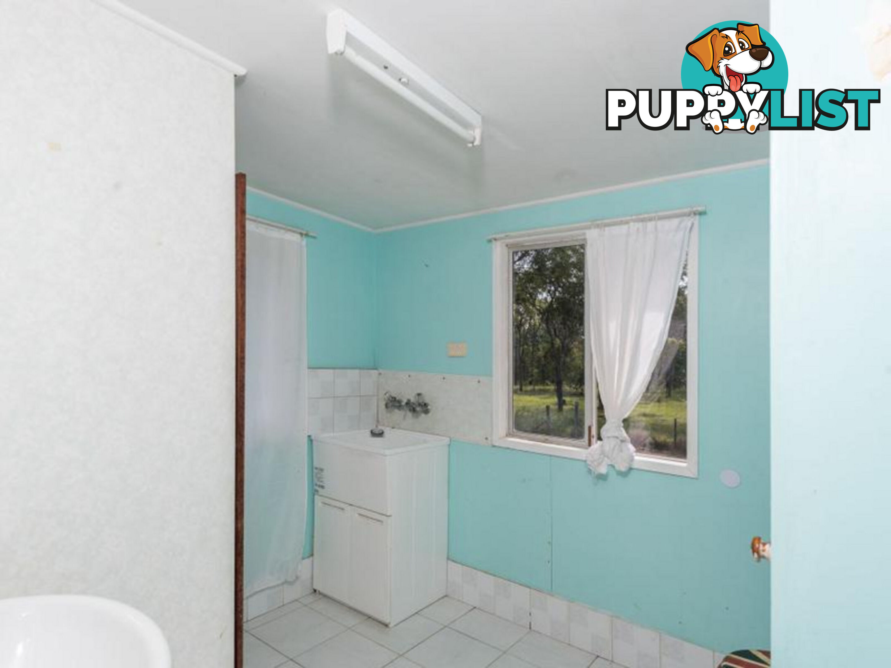 20 Robin Close MOORE PARK BEACH QLD 4670