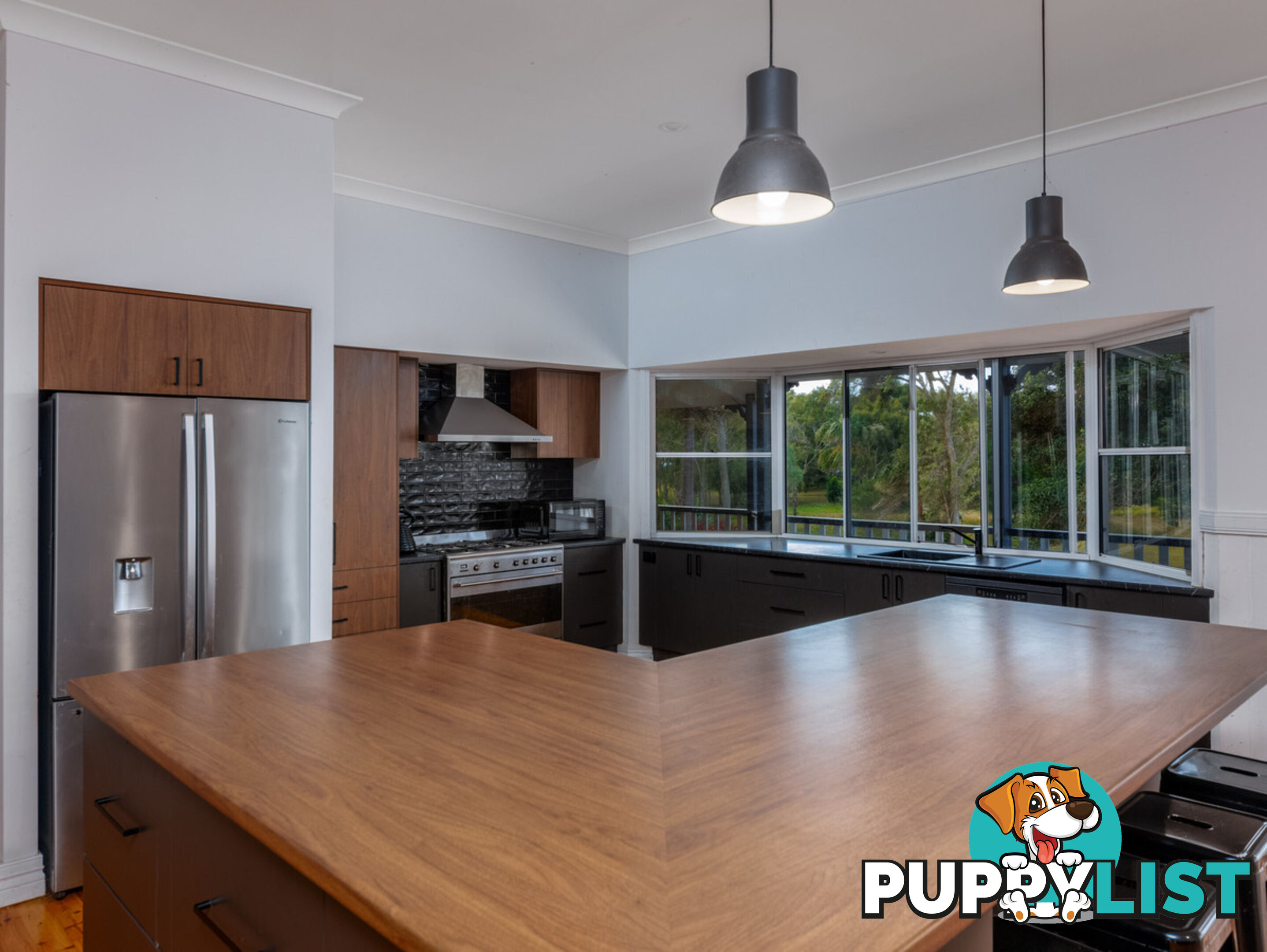 214 Sylvan Drive MOORE PARK BEACH QLD 4670