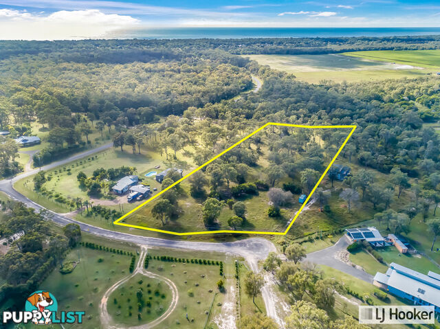 17 Sea Eagle Close MOORE PARK BEACH QLD 4670