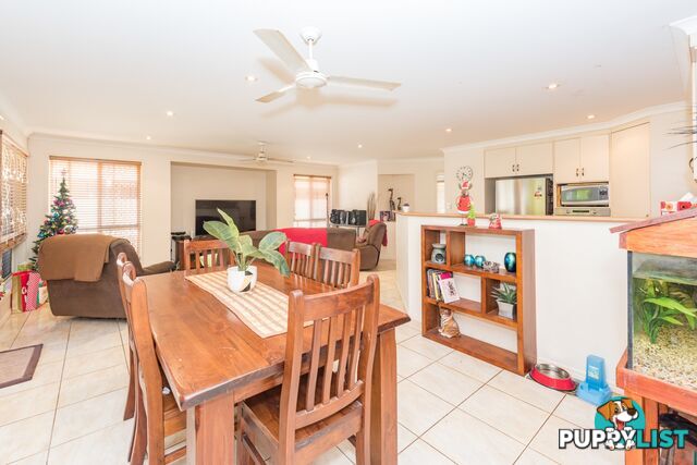 13 McCallum Close CORAL COVE QLD 4670