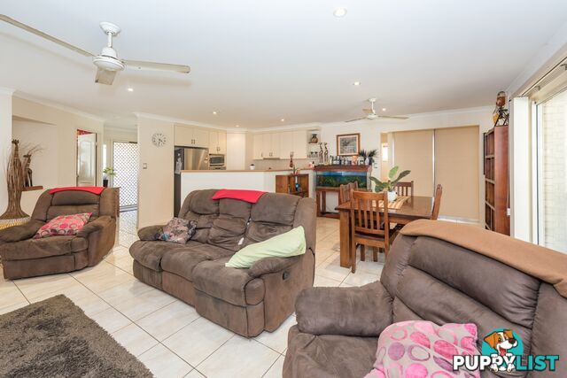 13 McCallum Close CORAL COVE QLD 4670