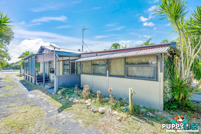 22 Powers Street BURNETT HEADS QLD 4670