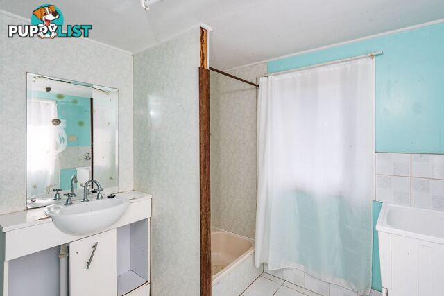 20 Robin Close MOORE PARK BEACH QLD 4670