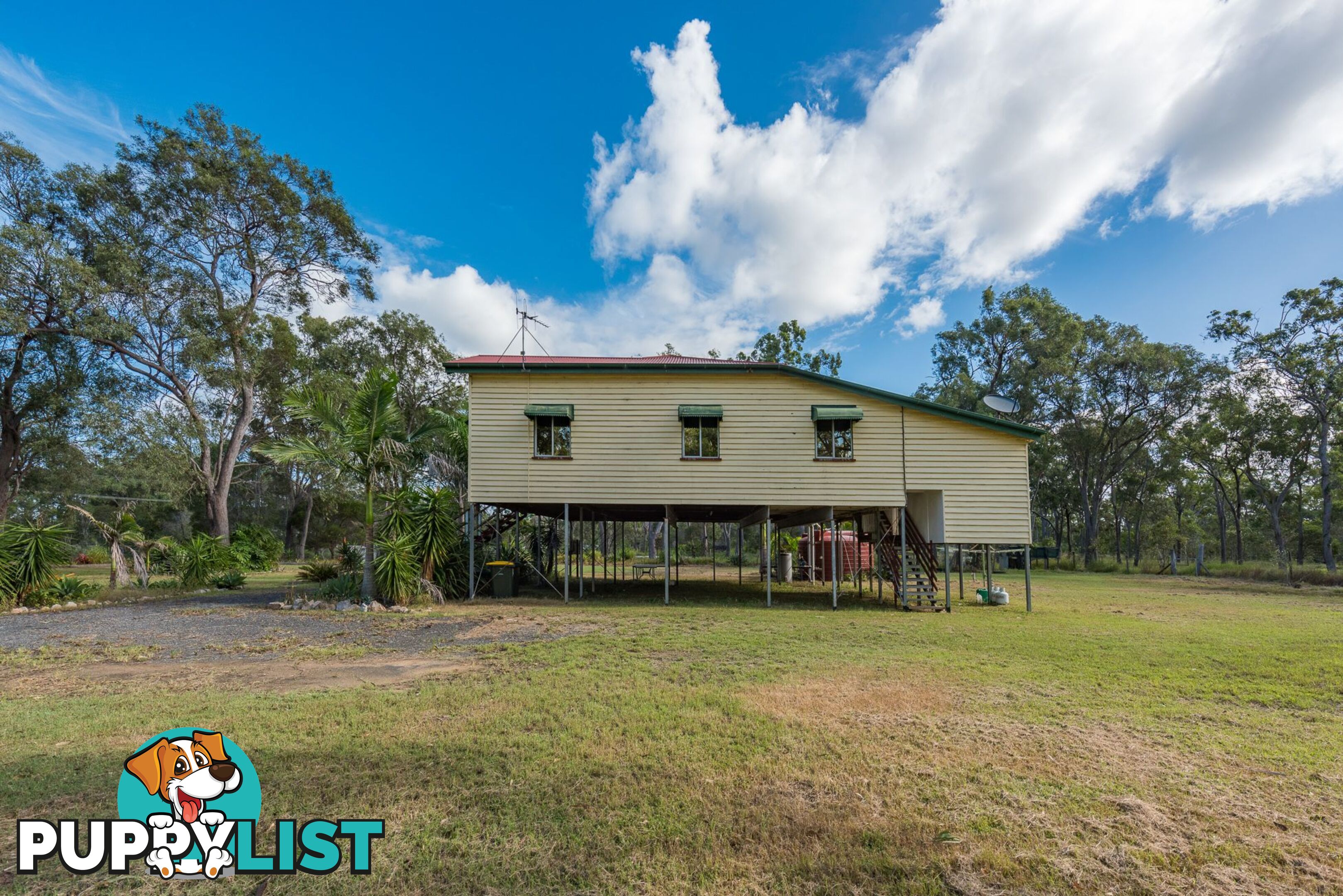 20 Robin Close MOORE PARK BEACH QLD 4670