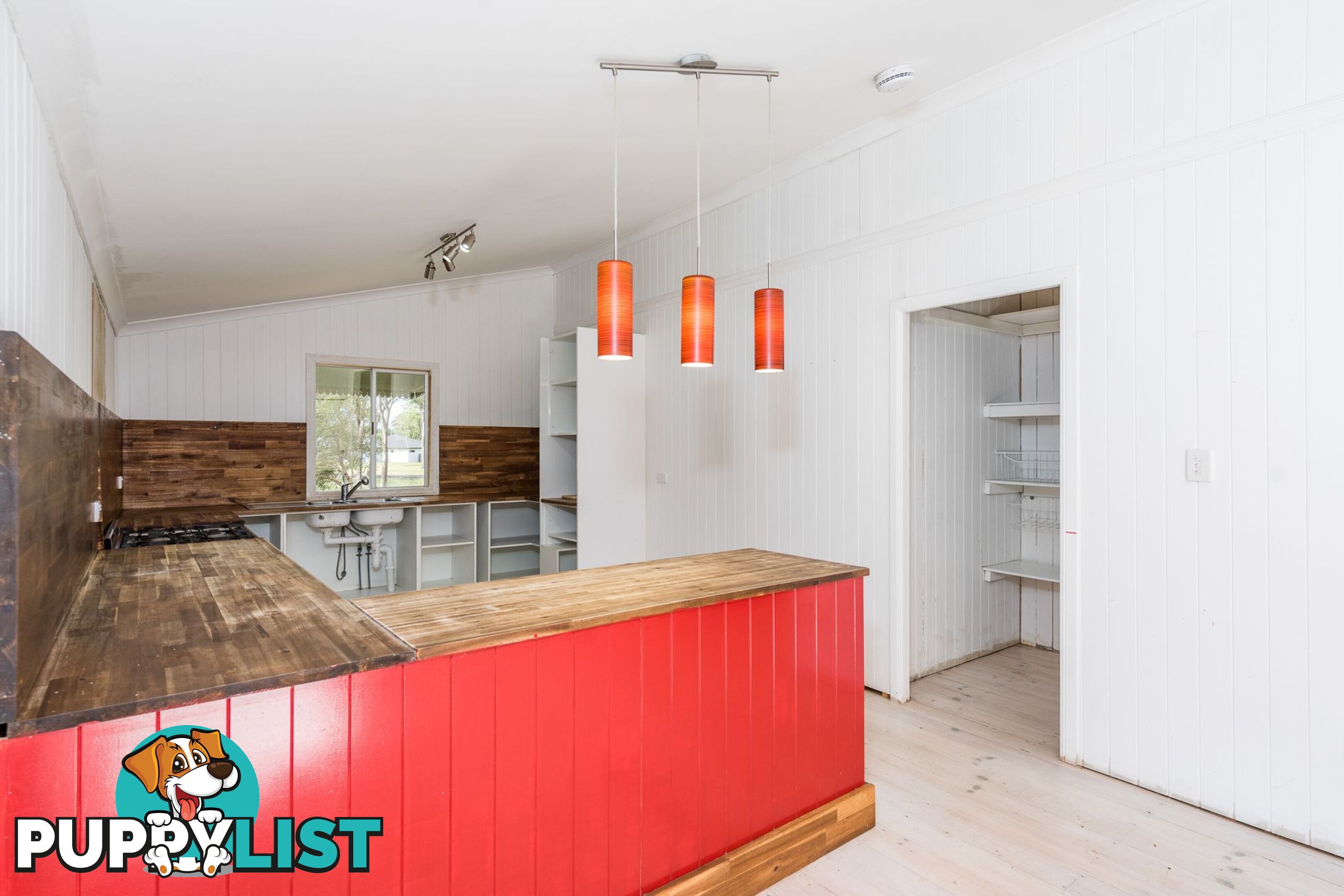 20 Robin Close MOORE PARK BEACH QLD 4670