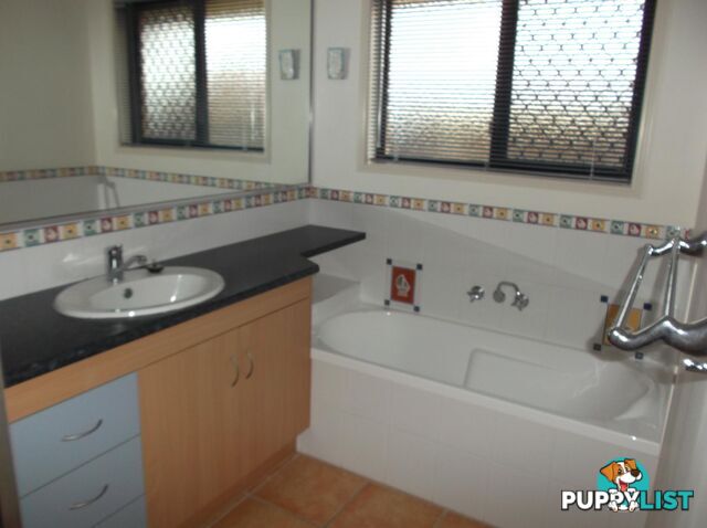 3 Paddington Court KALKIE QLD 4670