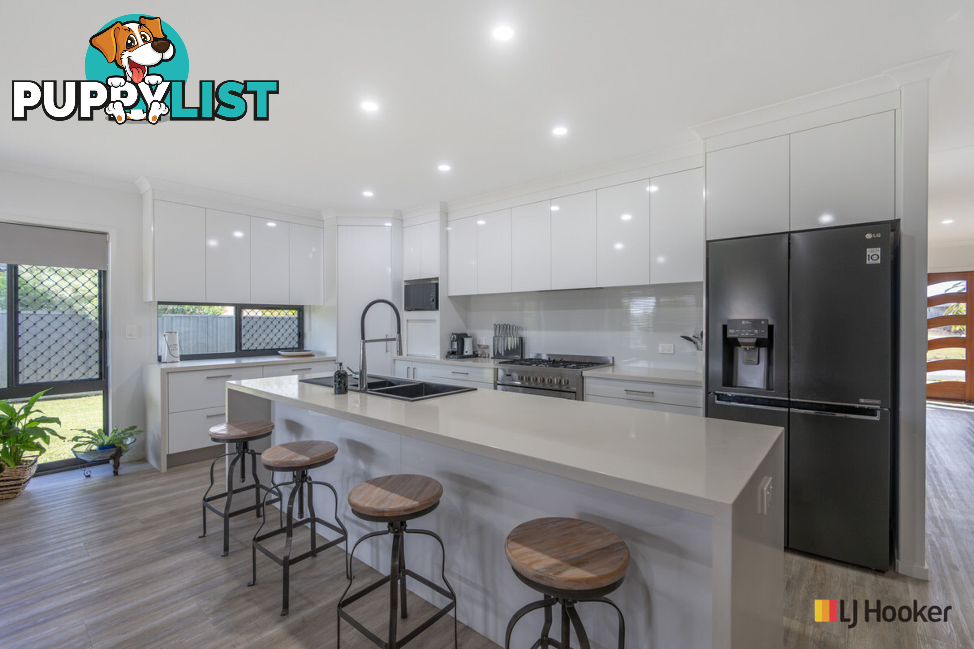 190 Barolin Esplanade CORAL COVE QLD 4670