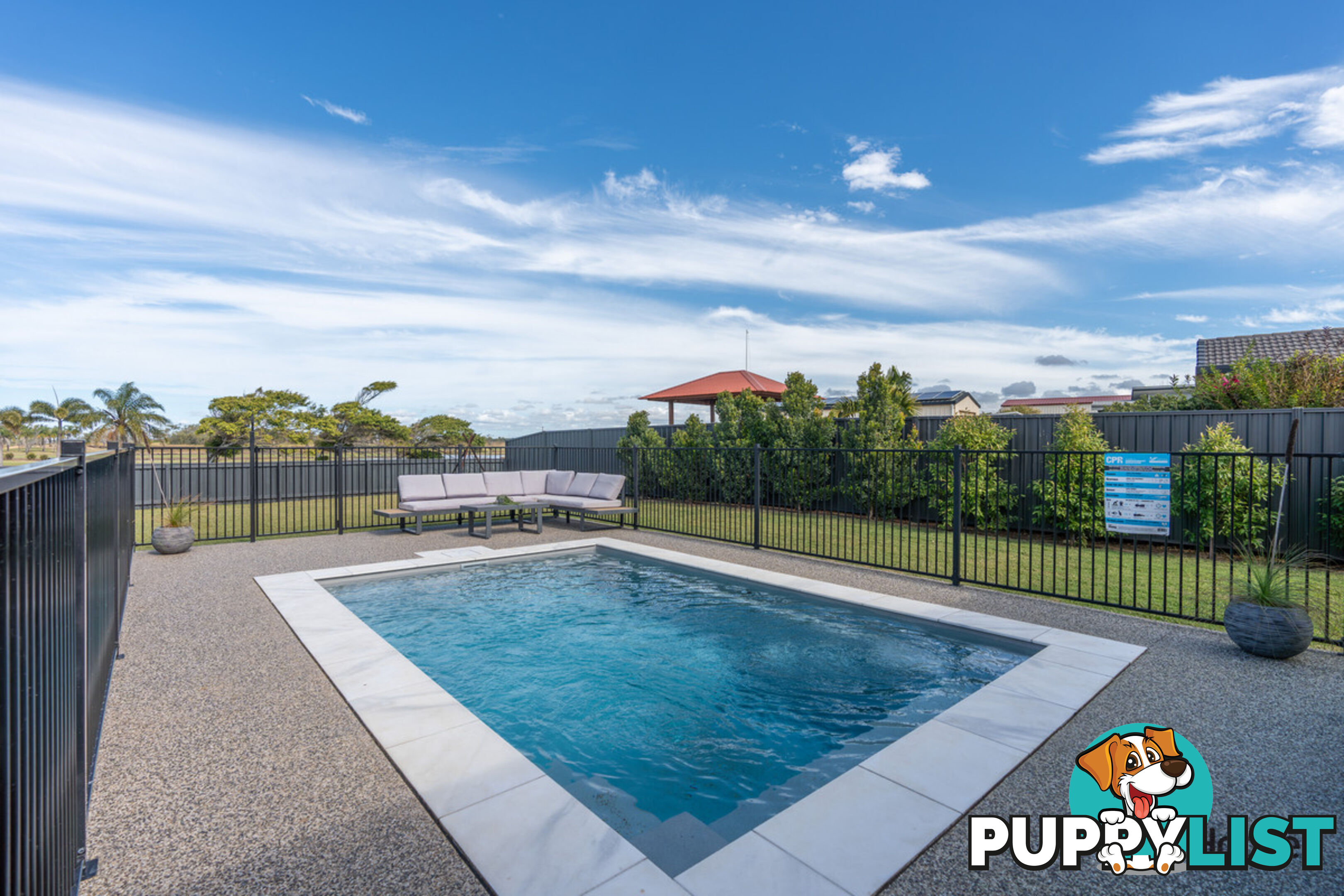 190 Barolin Esplanade CORAL COVE QLD 4670