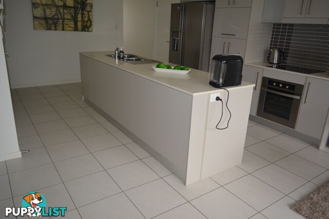 5/6 McDougall Street BARGARA QLD 4670