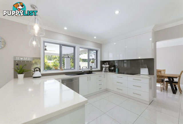 300 Sylvan Drive MOORE PARK BEACH QLD 4670