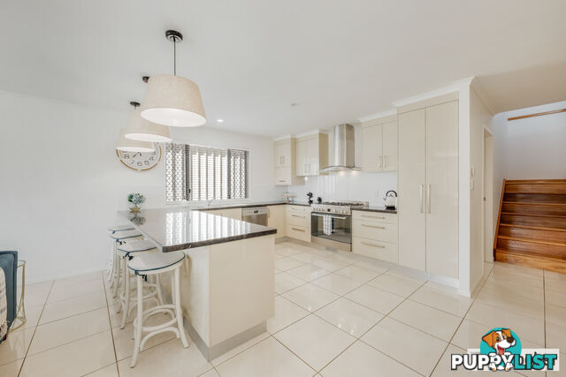 30 Esplanade INNES PARK QLD 4670