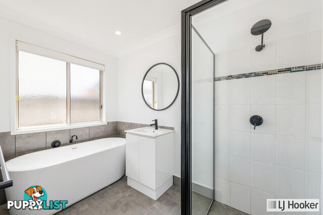 21 Brandon Court CORAL COVE QLD 4670