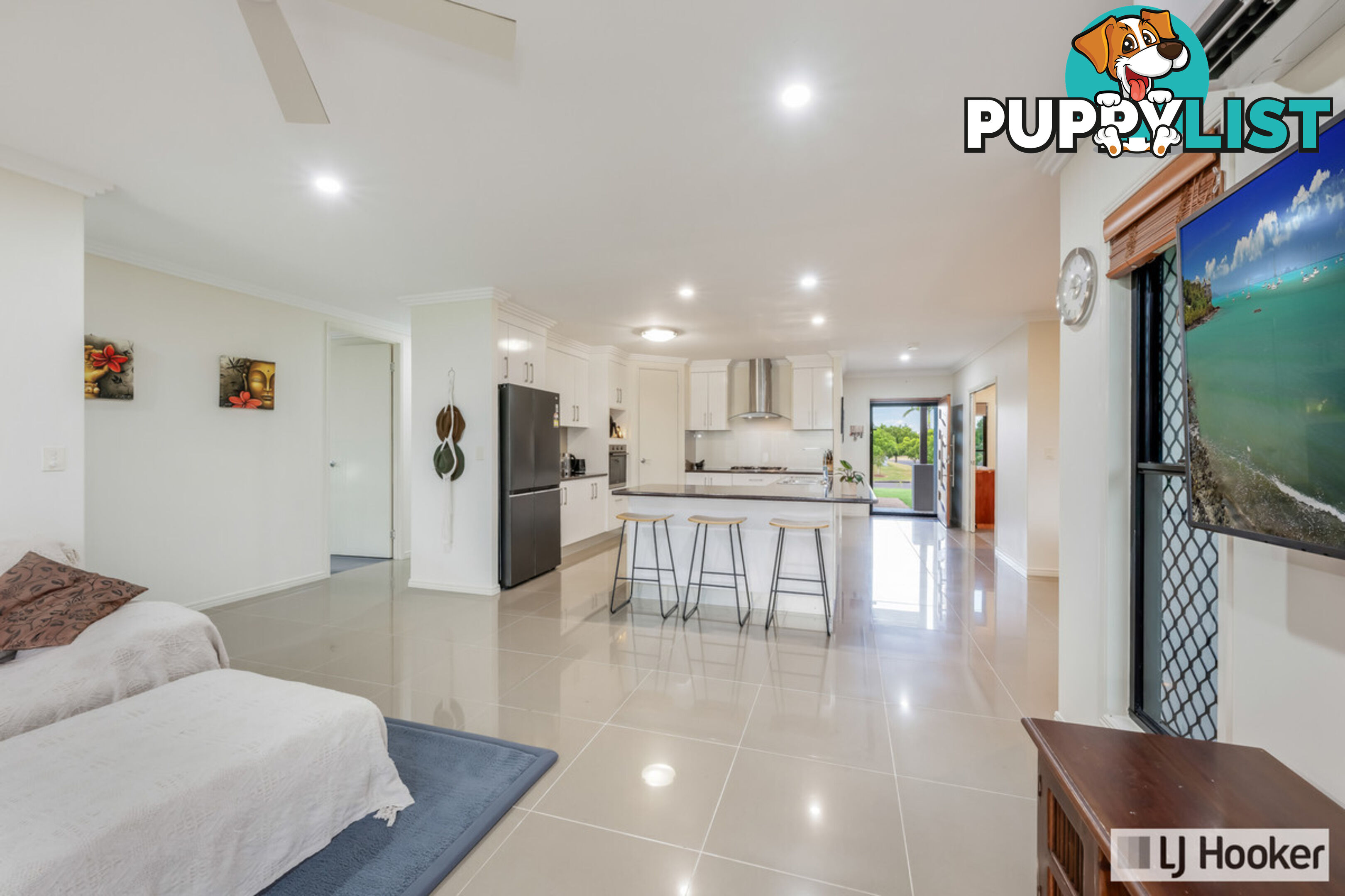 3 Davin Place CORAL COVE QLD 4670